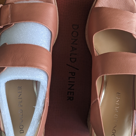 Shoes - Picture 4 of 4